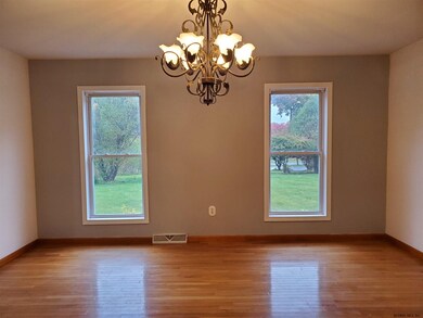 1002 Shannon Blvd, Schenectady, NY 12309 - photo 7