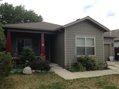 927 Silver Fox Dr, Central Point, OR 97502 - photo 2
