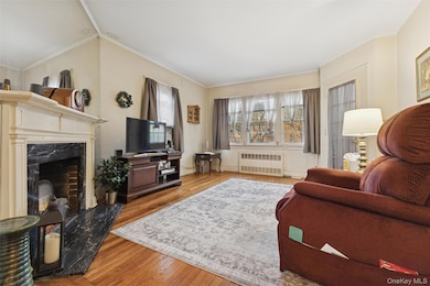 213 Burns St, Forest Hills, NY 11375 - photo 3