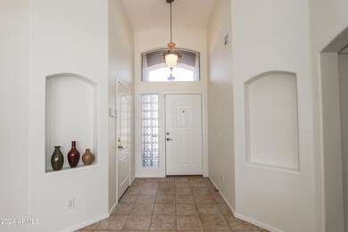 4 Foyer w Coat Closet