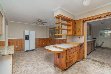 683 N Bost St, Statesville, NC 28677 - photo 6