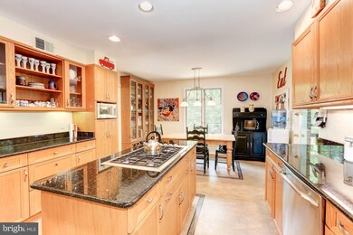 8200 Coach St, Potomac, MD 20854 - photo 7