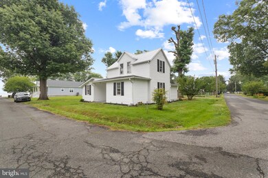 24 Nelson St, Colonial Beach, VA 22443 - photo 3