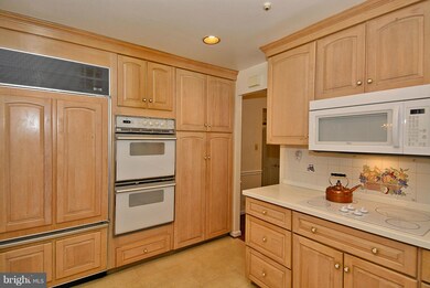 13002 Middlevale Ln, Silver Spring, MD 20906 - photo 2