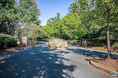 1625 Elmwood Ct unit 202, Charlottesville, VA 22903 - photo 2