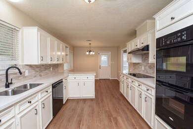 11311 Middleburgh Dr, Tomball, TX 77377 - photo 2