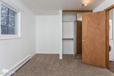 315 Krane Drive Unit 1-large-012-6-Bedro