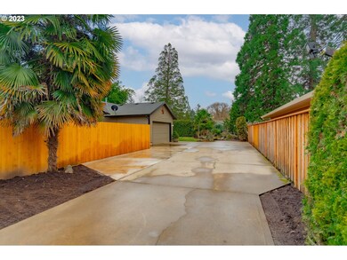 210 W 5th St, Newberg, OR 97132 - photo 2