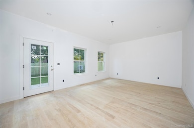 19 Henry St unit 4, Beacon, NY 12508 - photo 6