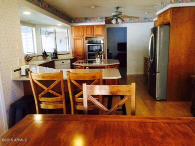 30th dining-kitchen