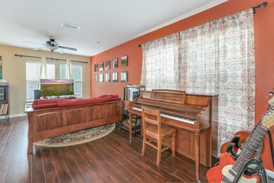 005_Living Area