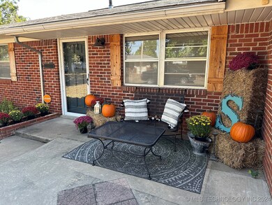 1005 E 10th St, Cushing, OK 74023 - photo 2