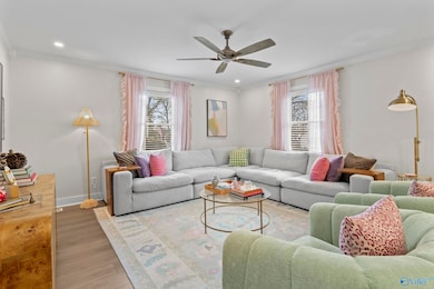 1917 Vanderbilt Cir SW, Huntsville, AL 35801 - photo 7