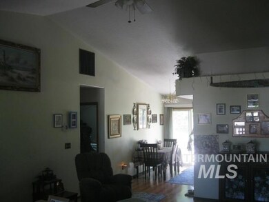 1817 S Woodland Dr, Nampa, ID 83686 - photo 4