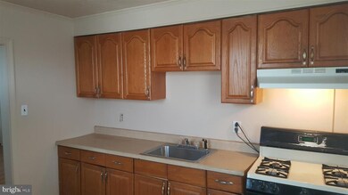 479 Pfeiffer St unit B, Camden, NJ 08105 - photo 7