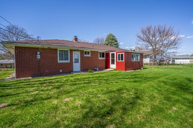 1604 Sherwood Dr, Anderson, IN 46012 - photo 4