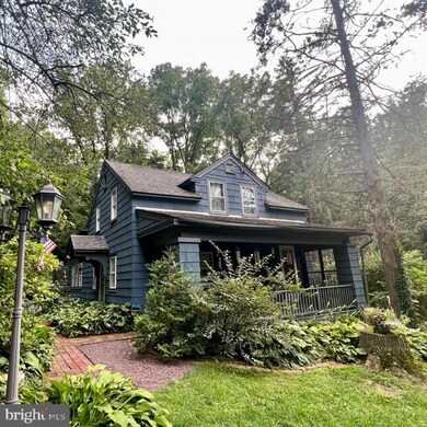 821 Sheerlund Rd, Reading, PA 19607 - photo 2