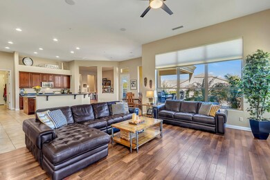 FABULOUS KITCHEN/FAMILY ROOM