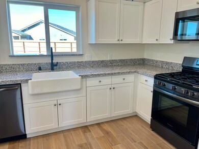Kitchen with Farmhouse Sink