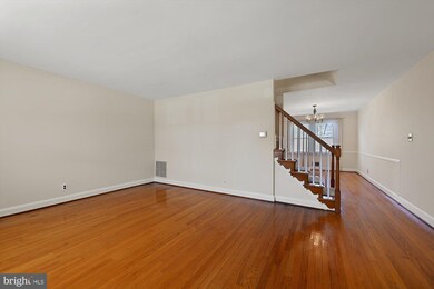 22 Wilfred Ct, Towson, MD 21204 - photo 4