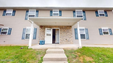 601 Honeysuckle Ln, Bloomsburg, PA 17815 - photo 2