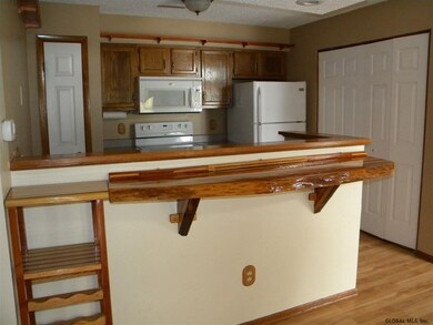 223 Hampton Place Blvd, Troy, NY 12180 - photo 6