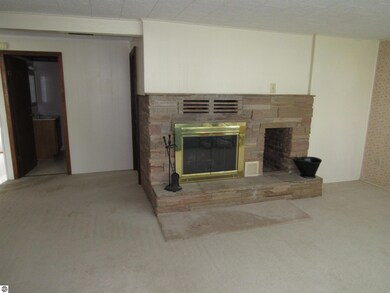 108 Emery St, East Tawas, MI 48730 - photo 6