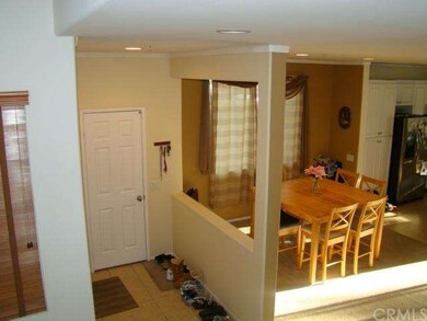 Cozy dining room..