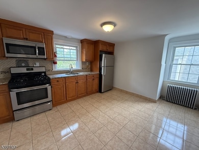 629 3rd St unit 2, Lyndhurst, NJ 07071 - photo 4