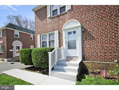 209 Evergreen Ave, Folsom, PA 19033 - photo 2