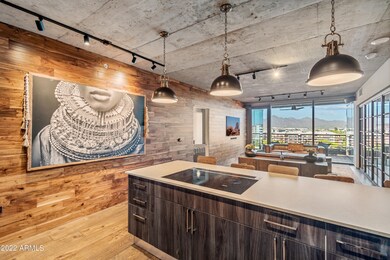 713 Kierland