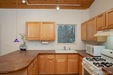3325 Moose St-5