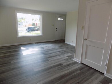 2039 Stevens Ave, Elkhart, IN 46516 - photo 2