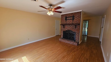 207 Warren Ct, Jacksonville, NC 28546 - photo 5