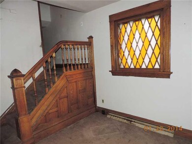 Entry/Foyer.