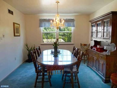 1654 Bishopwood Blvd E, Harleysville, PA 19438 - photo 4