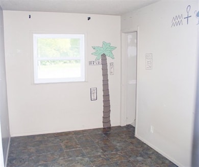 1833 Welshire Dr, Davenport, IA 52806 - photo 5