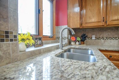 13601 W 54th Terrace, Shawnee, KS 66216 - photo 5