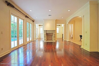 4 Living Room