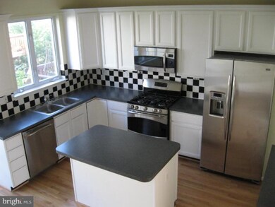 2530 James Madison Cir, Herndon, VA 20171 - photo 2