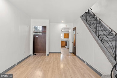 2422 S Iseminger St, Philadelphia, PA 19148 - photo 7