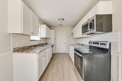 8505 Gibbs Dr, Fort Worth, TX 76108 - photo 5