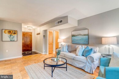 6608 Boulevard View unit A2, Alexandria, VA 22307 - photo 2