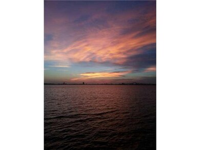 Waterfront/Dock/Pier.