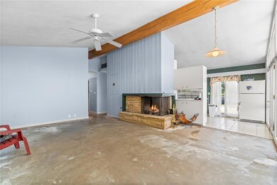 3835 Indiandale Cir SE, Cedar Rapids, IA 52403 - photo 7