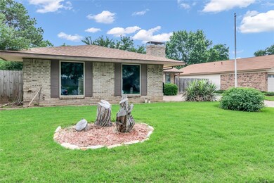2940 Woodbridge Dr, Bedford, TX 76021 - photo 2