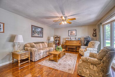 7977 Marywood Dr, Newburgh, IN 47630 - photo 5