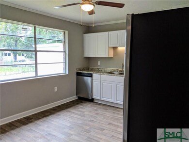 Eat-in Kitchen