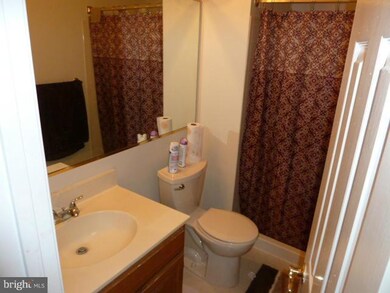 9580 Lindenbrook St, Fairfax, VA 22031 - photo 6