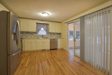 24 Glen Meadows Ct, Warwick, RI 02889 - photo 6